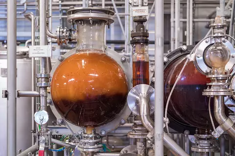 Extraktionsanlage von Dr. Willmar Schwabe mit der der einzigartige Ginkgo-Spezialextrakt EGb 761® hergestellt wird.