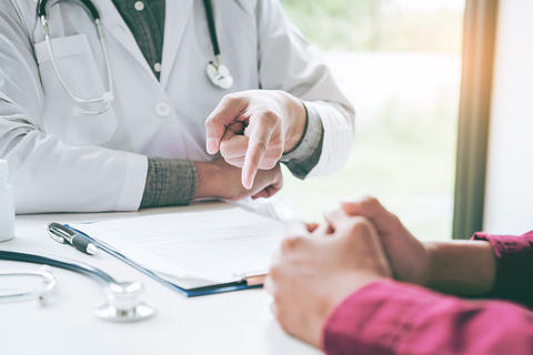 Arzt und Patient im Gespräch