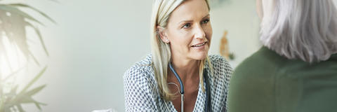 Ärztin und Patientin im Beratungsgespräch