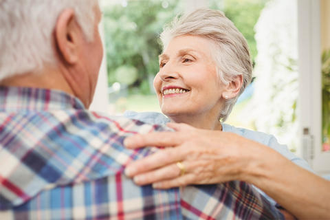 Älteres Paar beim Tanzen